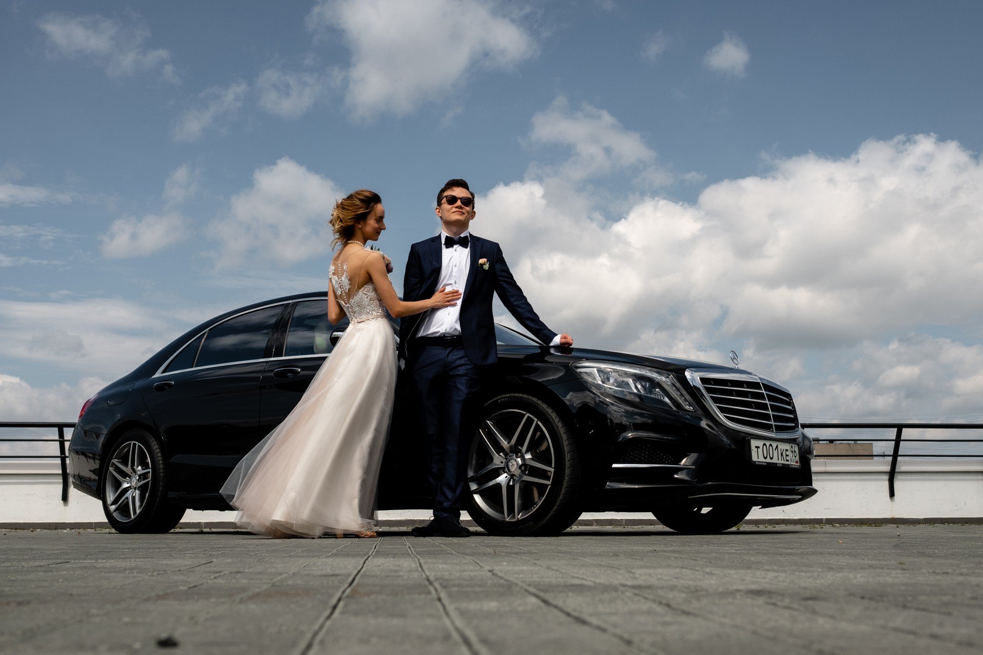 Аренда автомобиля на свадьбу с водителем цена и стоимость, заказать автомобиль для свадьбы